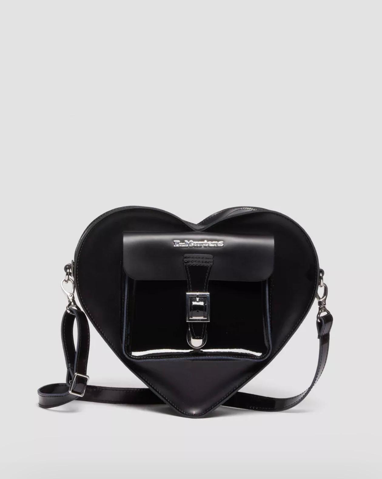 לצפייה במוצר HERSCHEL BACKPACK IN BLACK